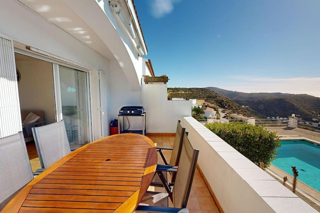 Appartement 65 M2 ,piscine Vue Roses
